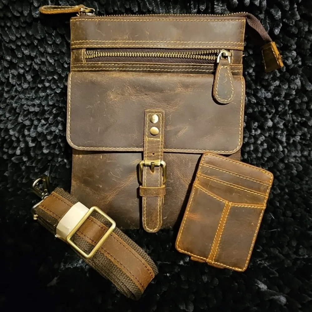 Mens Leather Gently Used Shoulder/Belt bag